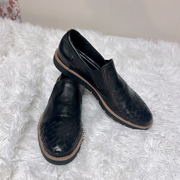 Vaneli, Women's Slip On Black Super Soft Leather Shoes Sz 8N,Made In Ethiopia - Picture 1 of 10